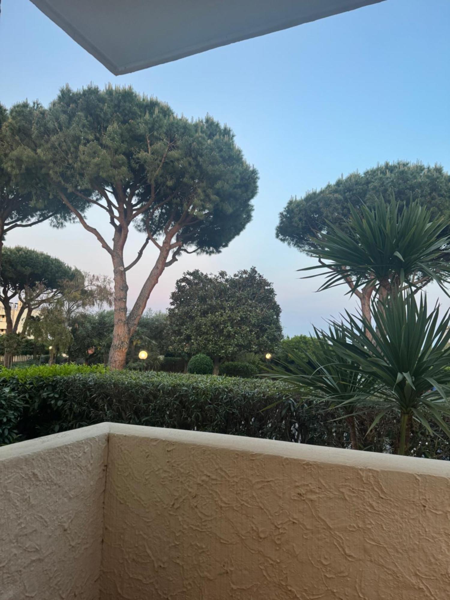 La Luna E Il Falo Ceriale Bagian luar foto